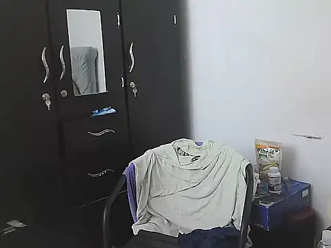 Chatroom XXX en direct de AlphaLatinoBear