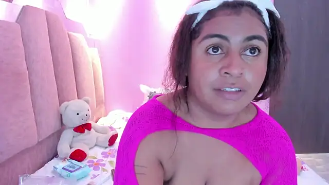 AndreaSweet2 Adlı Modelin Canlı XXX Sohbeti