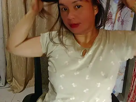 Pink_Scarlet Adlı Modelin Canlı XXX Sohbeti