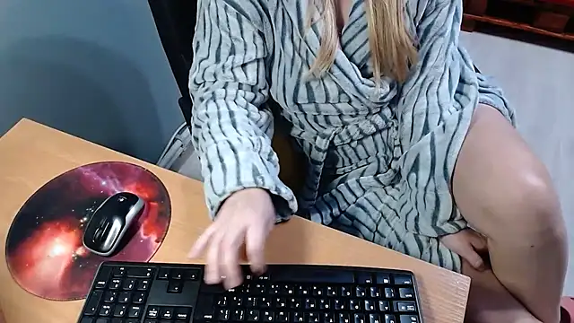 Ledi_Catherin Adlı Modelin Canlı XXX Sohbeti