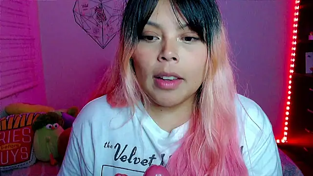 EllieMoonX Adlı Modelin Canlı XXX Sohbeti