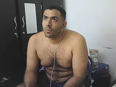AlphaLatinoBear Live XXX Chat