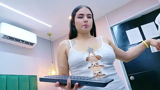 Ashley_Evans22 라이브 XXX 채팅