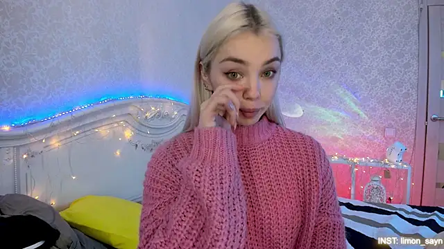 Chat XXX ao vivo de LillyMoure_