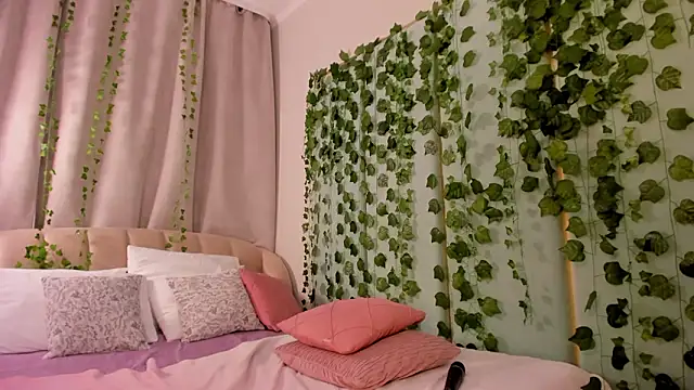 Love_is_Lola live XXX chat