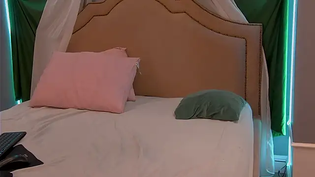 XXX chat uživo modela Rose_Bauer