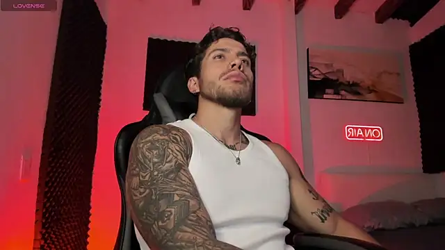 Онлайн чат XXX LucianSinclair