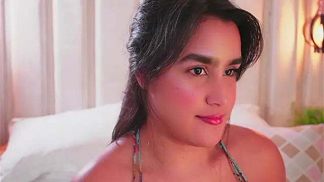 bonniekim_ Adlı Modelin Canlı XXX Sohbeti