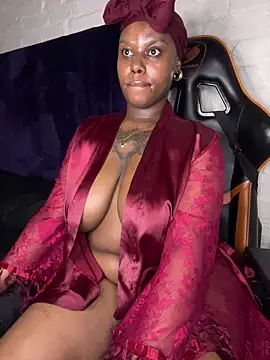 Show Webcam de QUEEN_NOBUHLE_FEMDOM_777