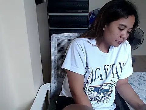 xTheLastVIRGINx 라이브 XXX 채팅