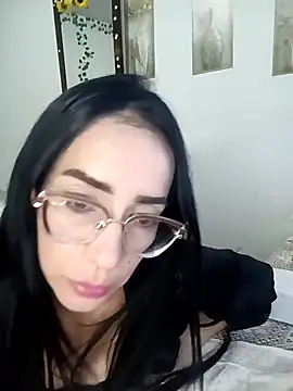 Chat XXX en directo de YaraDuartee