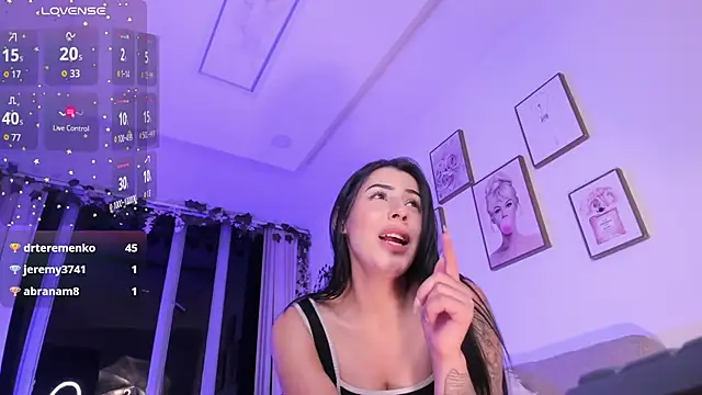 Bella_ev élő XXX-chatje