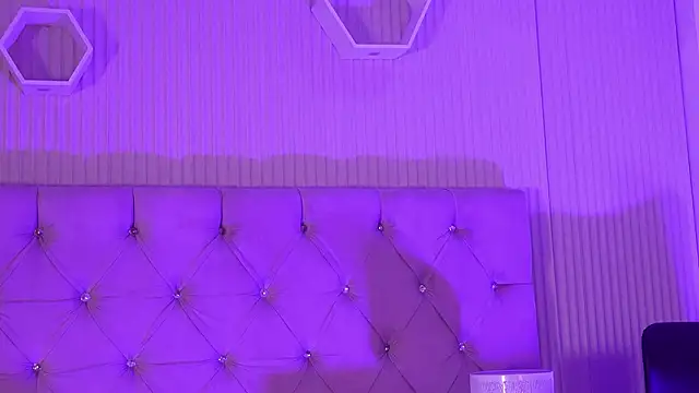 Melany_Luv élő XXX-chatje