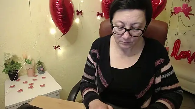 EmilyL0ve 即時 XXX 聊天