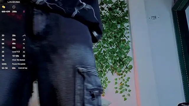 Chatroom XXX en direct de Daviid_laidd