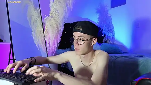 Elian_Cooper Webcam show