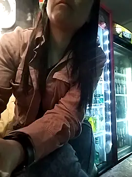 karlagiraldo198 Adlı Modelin Canlı XXX Sohbeti