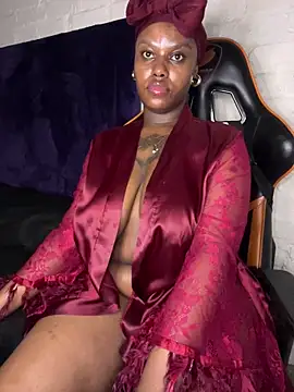 QUEEN_NOBUHLE_FEMDOM_777's Webcam Show