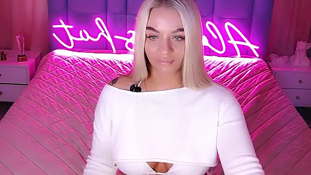 AllwaysHotJ élő XXX-chatje