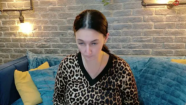 XXX chat uživo modela BrianaJoy