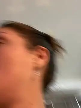 Danielaeliana 现场XXX聊天