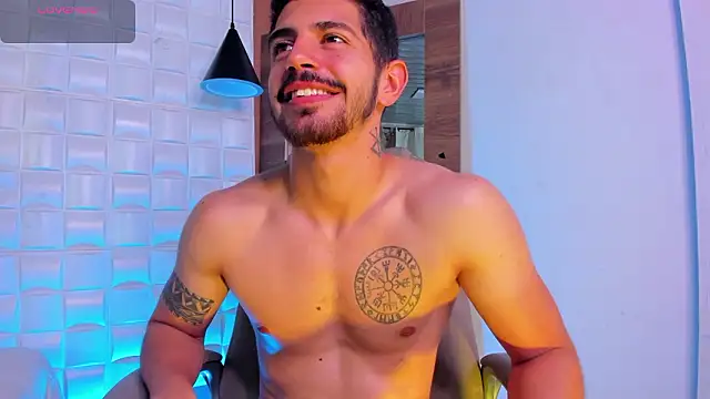 AlejandroStormm Live XXX-Chat