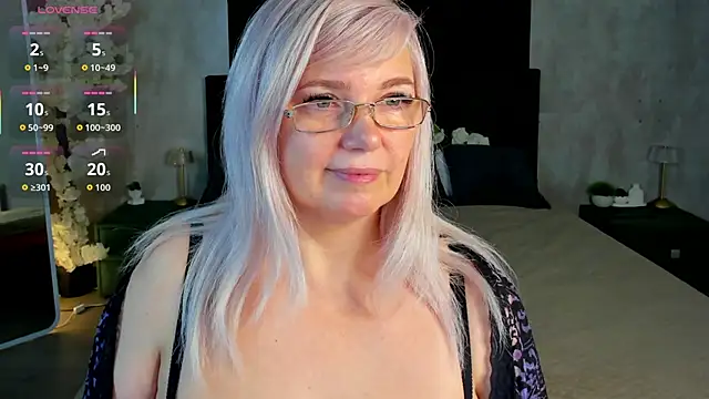 Hella_Fabel: απευθείας συνομιλία ΧΧΧ