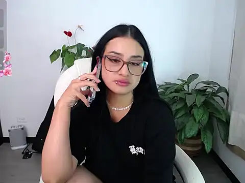 ItsNyla Live XXX-Chat