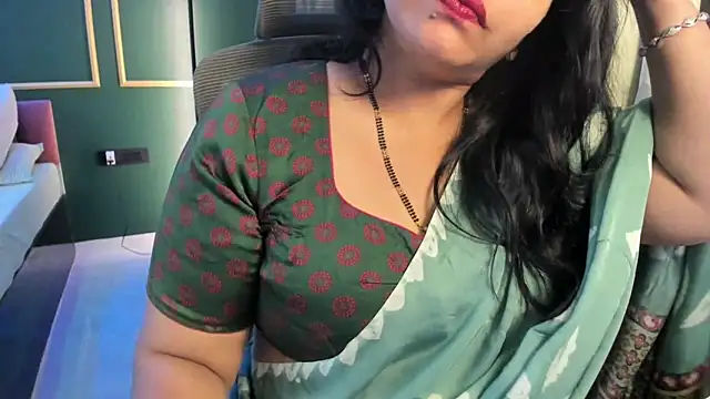 tarivishu11 Adlı Modelin Canlı XXX Sohbeti