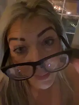 LittleMissEeve 现场XXX聊天