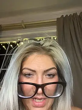 LittleMissEeve: απευθείας συνομιλία ΧΧΧ