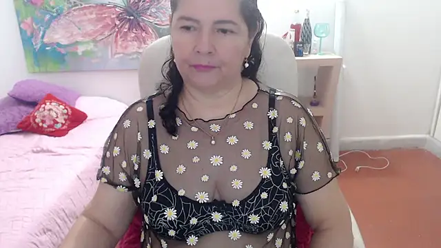 leonela_69 live XXX chat