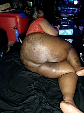 Thickkemzz41 Adlı Modelin Canlı XXX Sohbeti