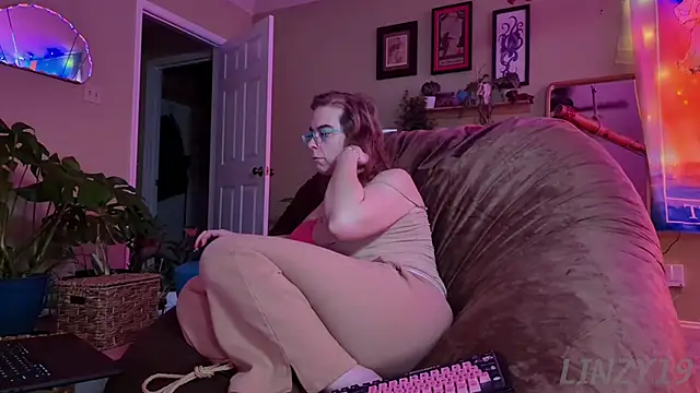 Chat XXX en directo de Linzy_19