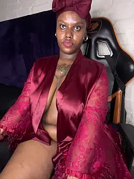 Вебкам-шоу QUEEN_NOBUHLE_FEMDOM_777