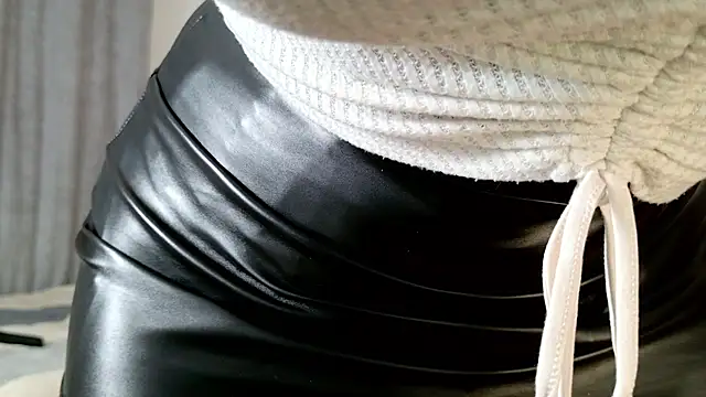 Sigrid- Adlı Modelin Canlı XXX Sohbeti