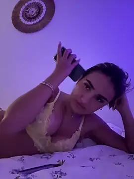 sarahsparkles20 Show in webcam