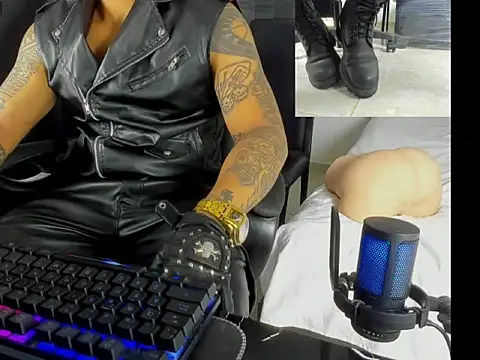 master_leather's Webcam Show