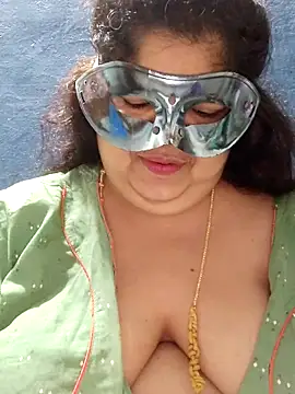 tamilthanushri Show in webcam