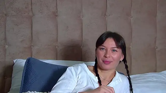 AlexandraBloom live XXX chat