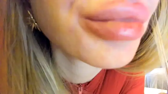 Politeeliza Chat XXX in diretta