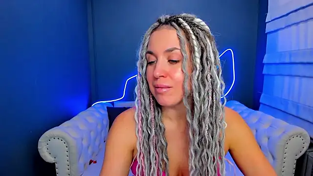 rock_n_roxy Adlı Modelin Canlı XXX Sohbeti