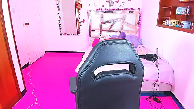 perlabeautiful élő XXX-chatje