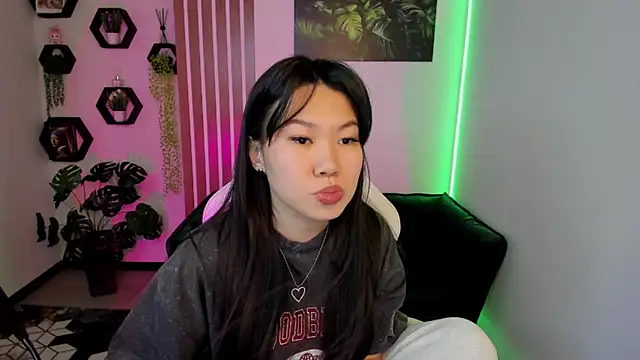 LunaPurrr: онлайн-секс-чат