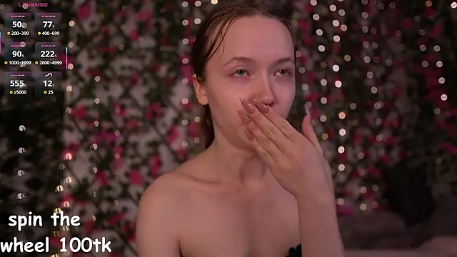 Petite_Polly Adlı Modelin Canlı XXX Sohbeti