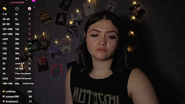 YummyTira Adlı Modelin Canlı XXX Sohbeti