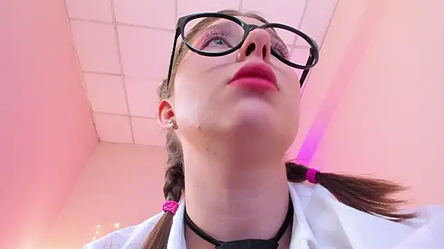 katymeaw Adlı Modelin Canlı XXX Sohbeti