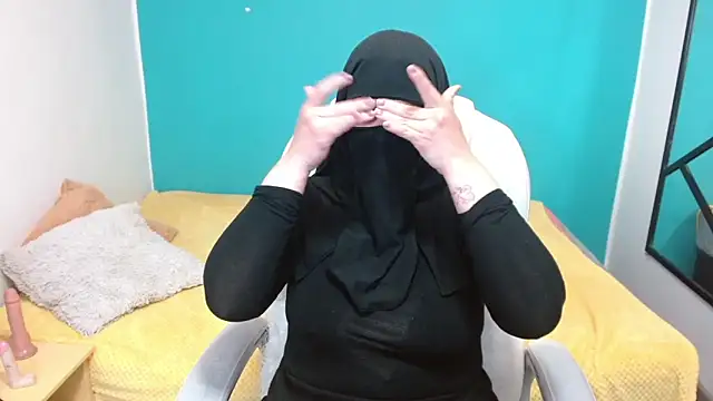 evelyn__salah Show in webcam