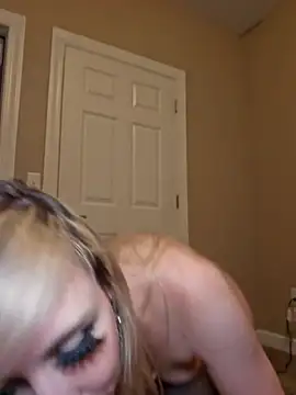 AmethystFoxx   网络视讯表演