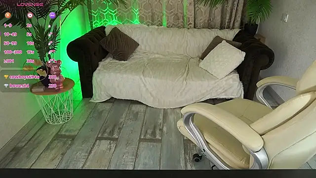 LioraFox: απευθείας συνομιλία ΧΧΧ